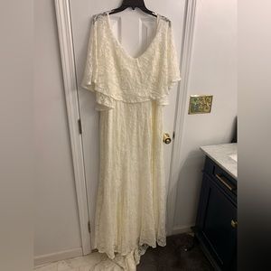 18W Ivory Off-Shoulder Wedding Dress